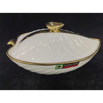 Soupière en céramique design motif  bordure dorée