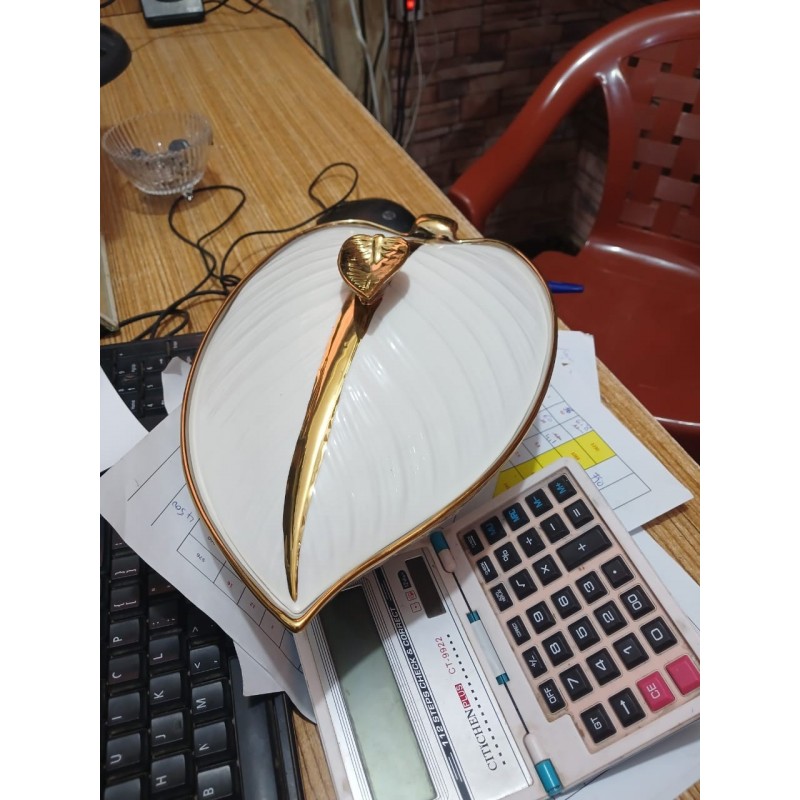 Soupière en céramique design motif  bordure dorée