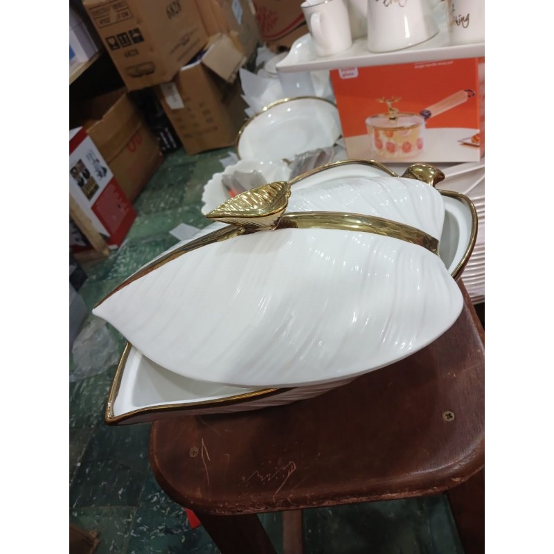 Soupière en céramique design motif  bordure dorée