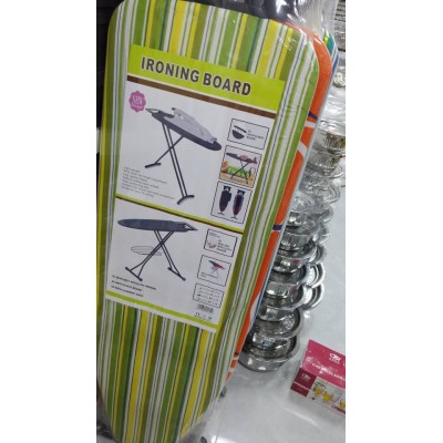 Table  à repasser avec repose-fer