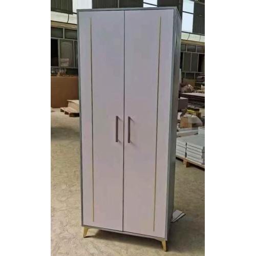 Armoire Élégante à Deux Portes – Finition Blanc Cassé et Détails Dorés