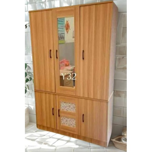 Grande armoire en bois 3 battants – avec miroir et motifs floraux