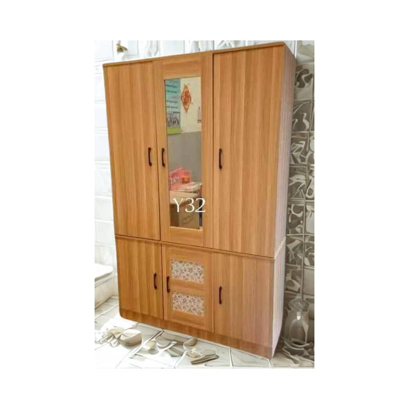 Grande armoire en bois 3 battants – avec miroir et motifs floraux