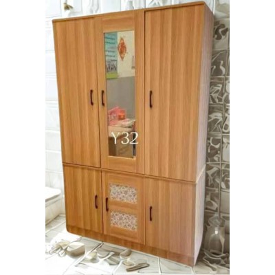 Grande armoire en bois 3 battants – avec miroir et motifs floraux