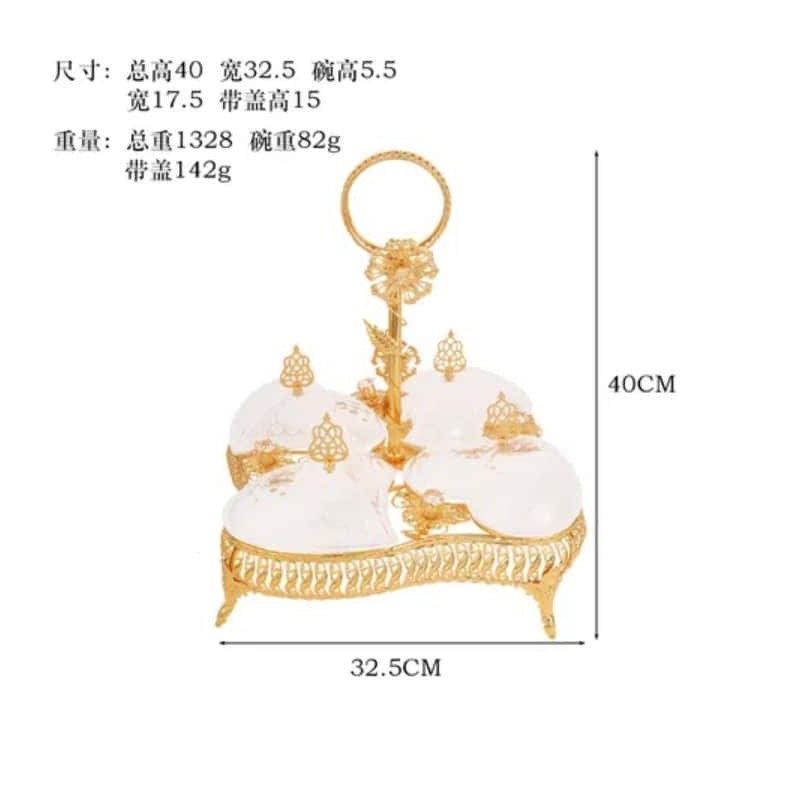 Plateau de service doré avec  3 compartiments  pour pâtisseries, fruits et friandises