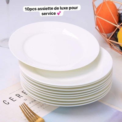 Lot de 10 Assiettes Plates en Porcelaine Blanche - Service de Table Élégant & Polyvalent