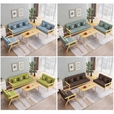 Salon scandinave complet en bois massif avec canapés en tissu